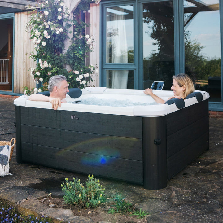 Whirlpool Oslo mit LED-Beleuchtung