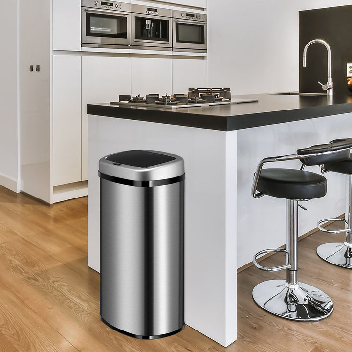 Rechteckiger Mülleimer mit Sensor