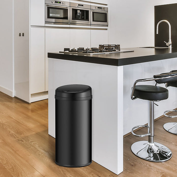 Runder Mülleimer mit Sensor