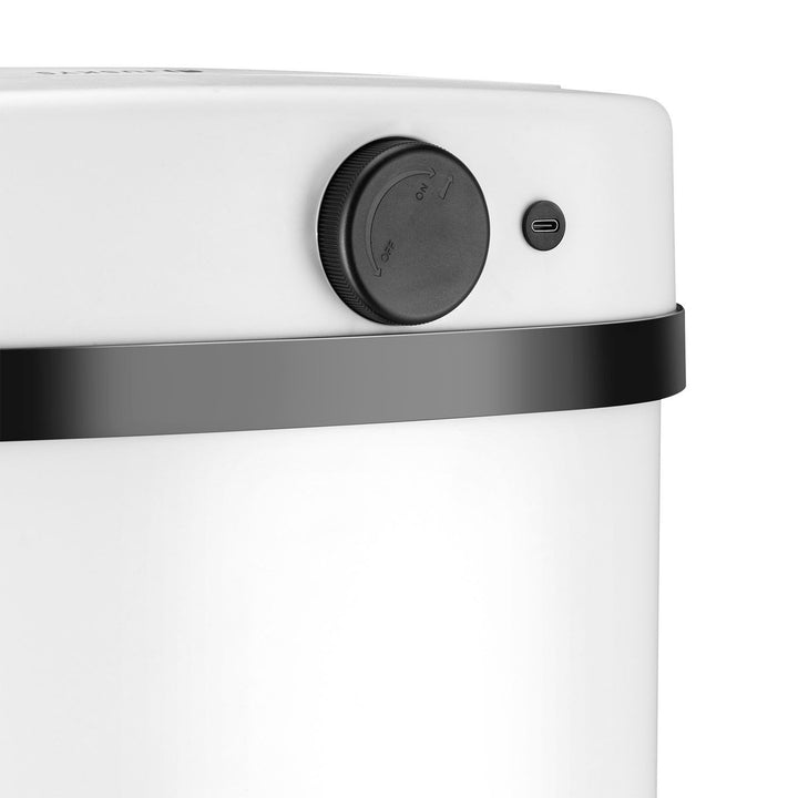Rechteckiger Mülleimer mit Sensor